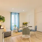 Urban Aparthotel 3*