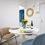Urban Aparthotel