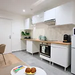 Urban Aparthotel 3*