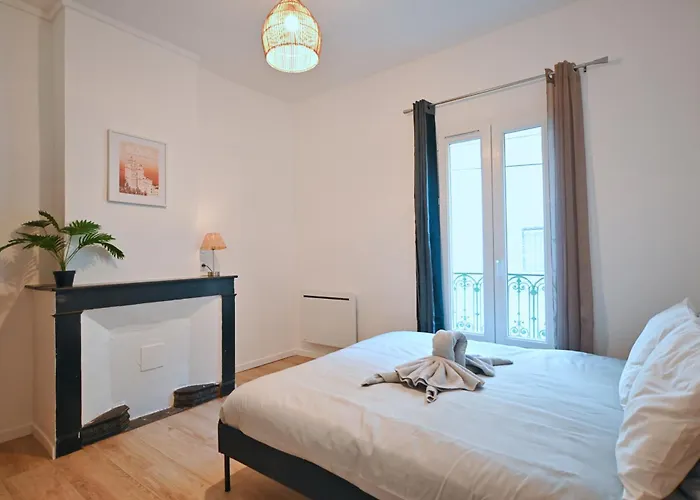 Urban Aparthotel 3*